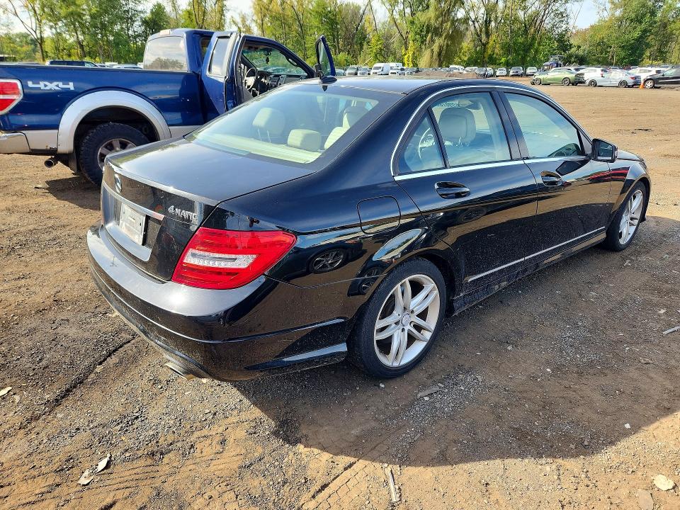 69907846 :رقم المزاد ، WDDGF8AB6DG127821 vin ، 2013 Mercedes-benz C مزاد بيع