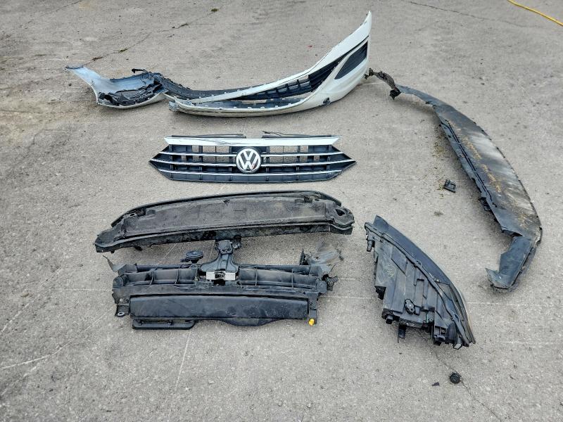 70035026 :رقم المزاد ، 3VWC57BUXMM042957 vin ، 2021 Volkswagen Jetta مزاد بيع