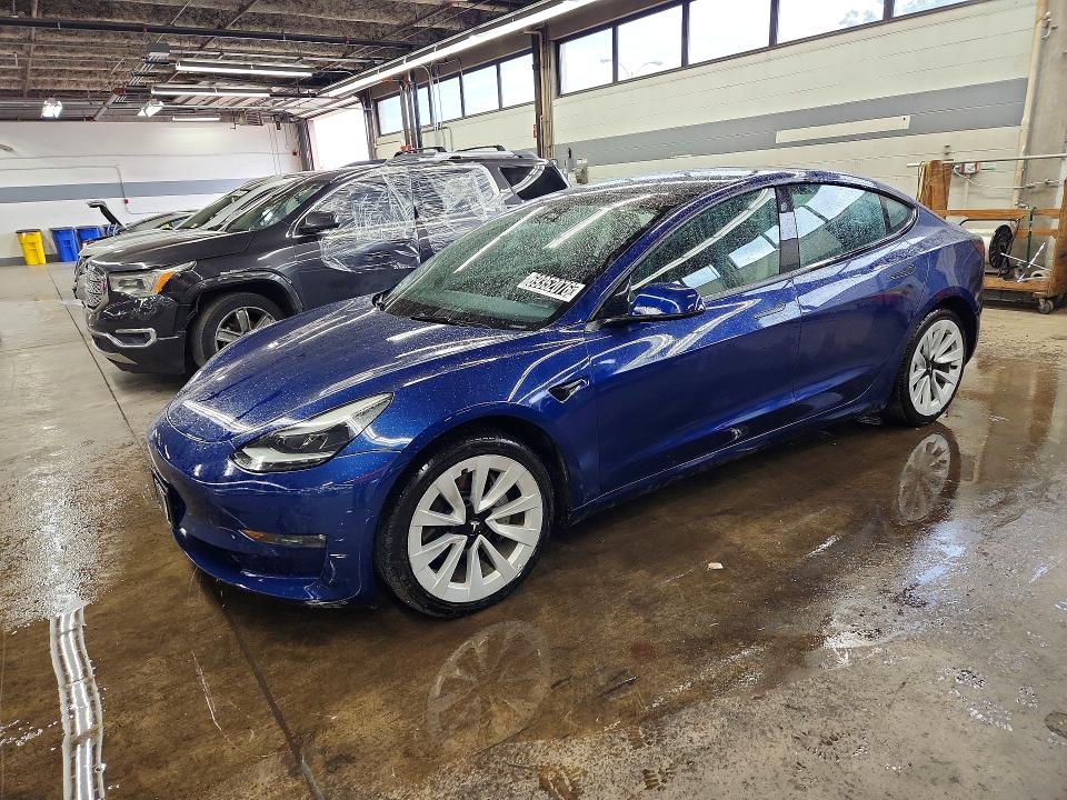 69352076 :رقم المزاد ، 5YJ3E1EB5NF300642 vin ، 2022 Tesla Model 3 مزاد بيع