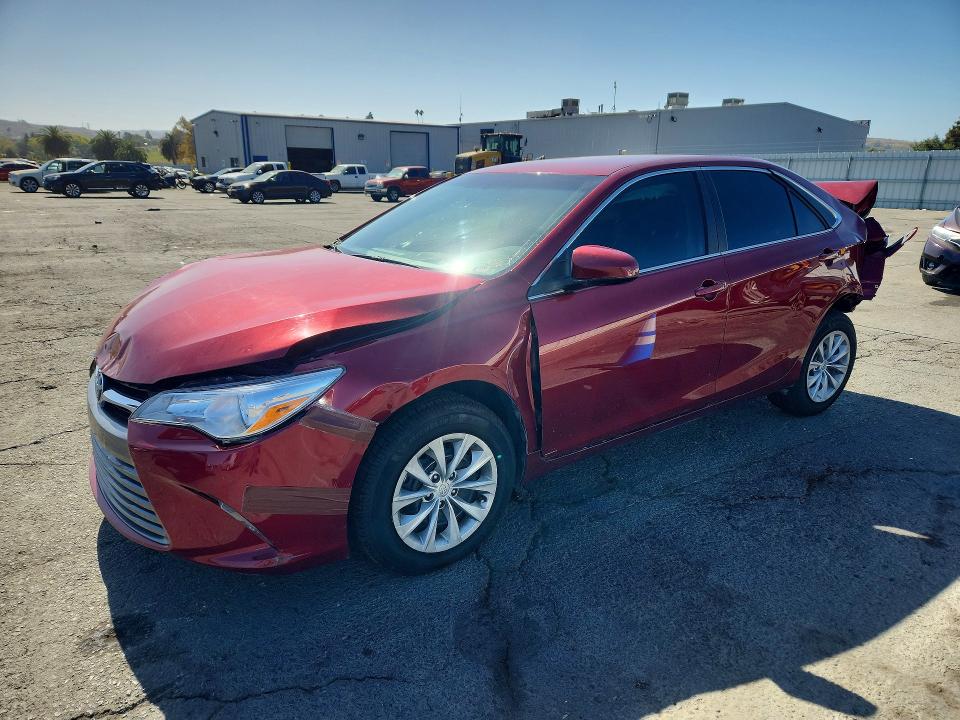 70749556 :رقم المزاد ، 4T1BF1FK8GU542449 vin ، 2016 Toyota Camry مزاد بيع