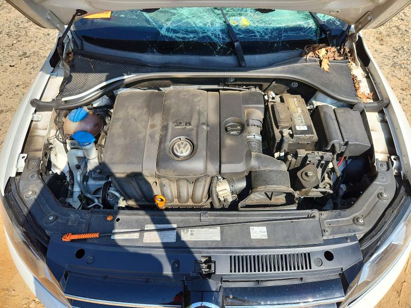 Продажа на аукционе авто 2013 Volkswagen Passat, vin: 1VWBH7A32DC068708, номер лота: 67010976