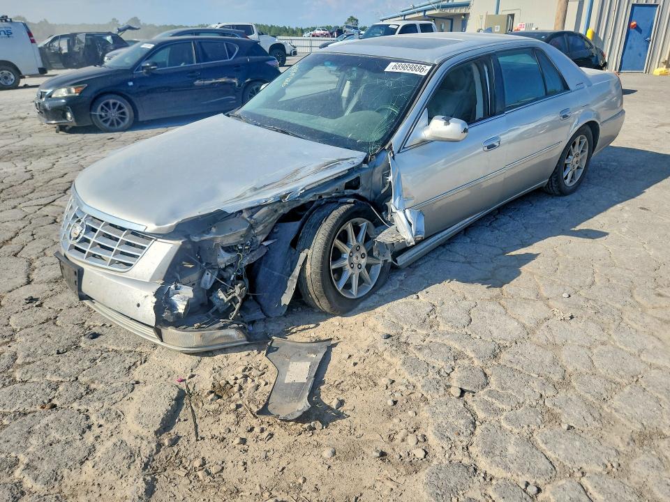 68989886 :رقم المزاد ، 1G6KD5EY5AU138199 vin ، 2010 Cadillac Dts مزاد بيع
