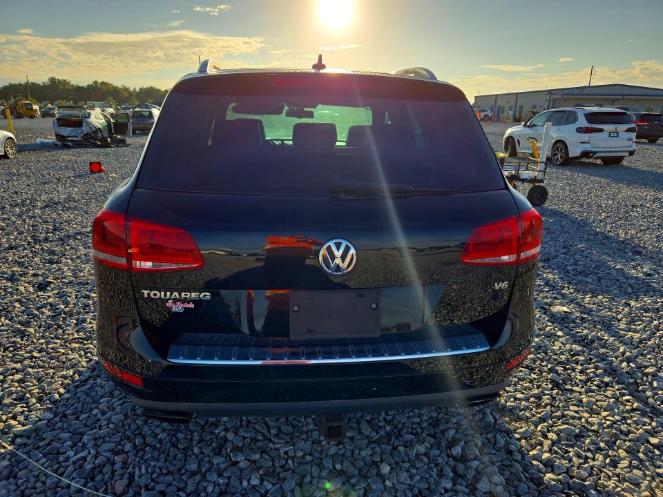 70510626 :رقم المزاد ، WVGFF9BP1BD001138 vin ، 2011 Volkswagen Touareg مزاد بيع