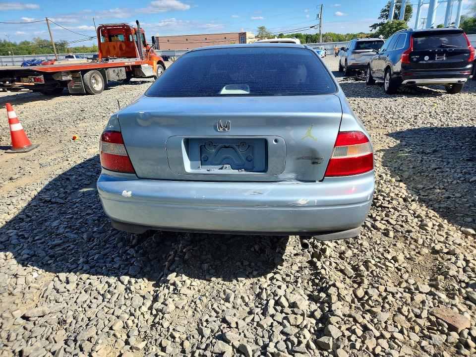 68999026 :رقم المزاد ، 1HGCD7228RA042207 vin ، 1994 Honda Accord مزاد بيع