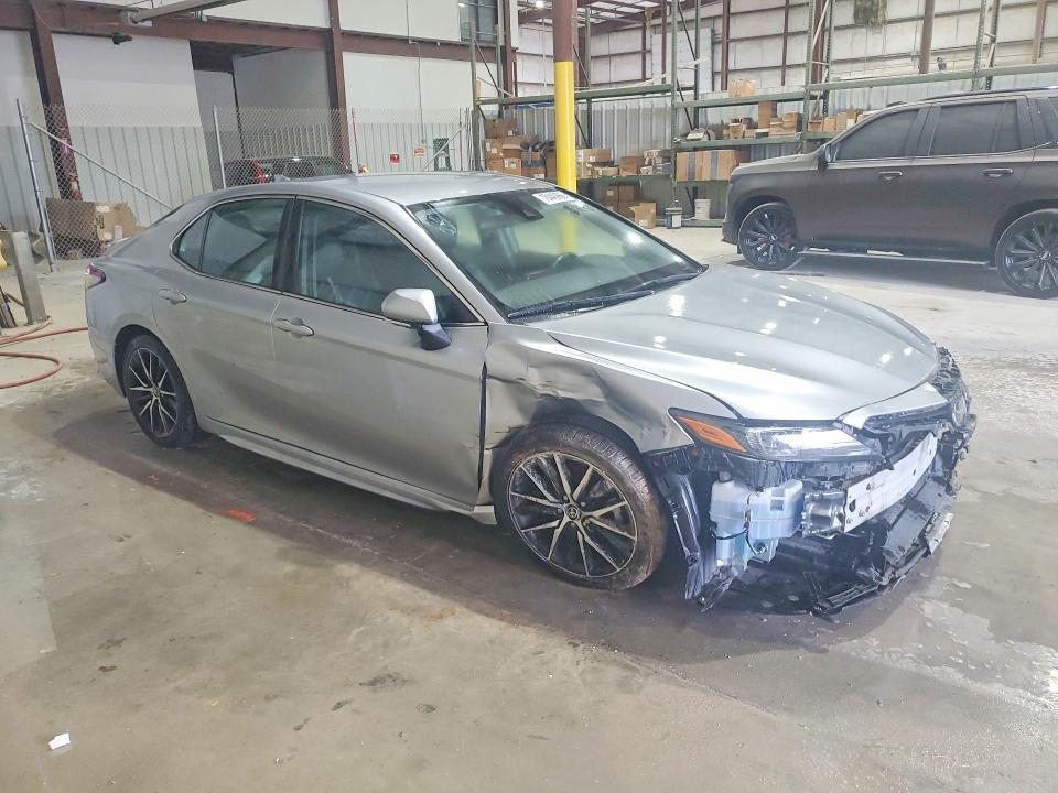 Продаж на аукціоні авто 2022 Toyota Camry, vin: 4T1G11AK1NU707296, номер лоту: 70440966