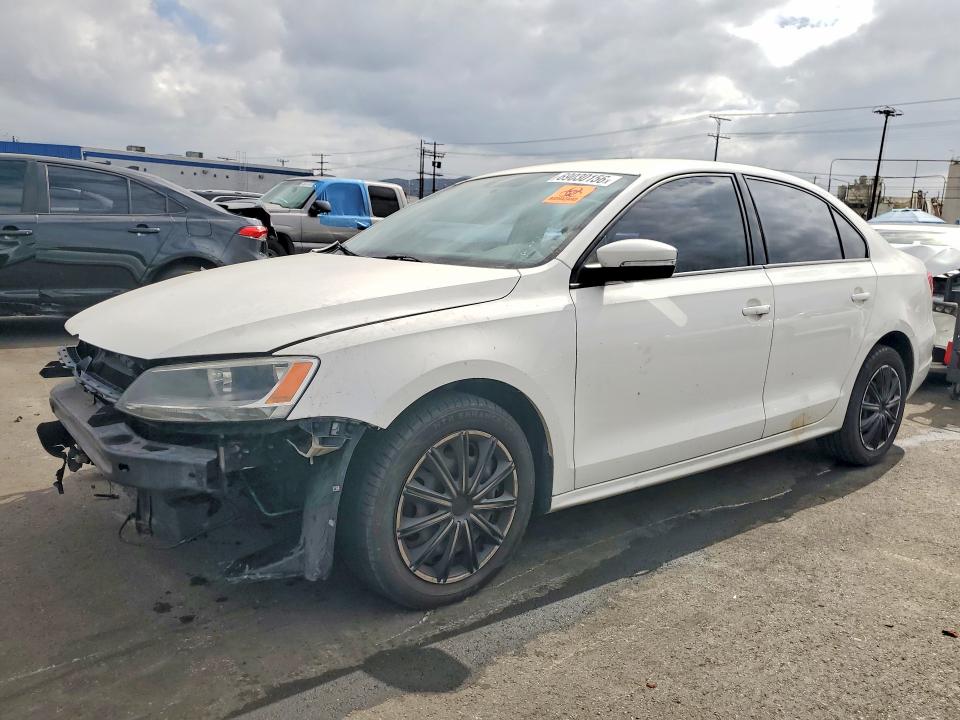 69030156 :رقم المزاد ، 3VWDZ7AJ9BM373915 vin ، 2011 Volkswagen Jetta مزاد بيع