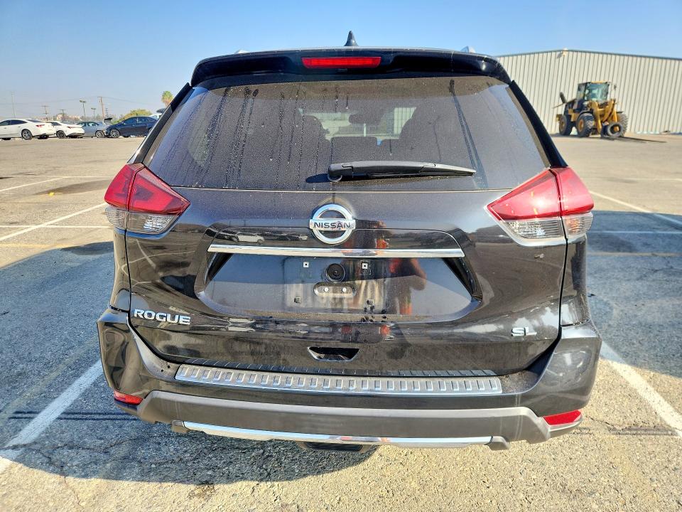 Продажа на аукционе авто 2018 Nissan Rogue, vin: 5N1AT2MTXJC804586, номер лота: 70689276