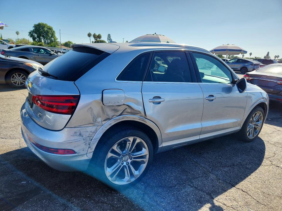 2015 Audi Q3 მანქანა იყიდება აუქციონზე, vin: WA1GFCFS1FR002359, აუქციონის ნომერი: 68855406