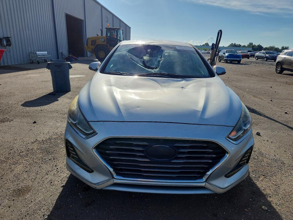 2018 Hyundai Sonata მანქანა იყიდება აუქციონზე, vin: 5NPE34AF1JH647132, აუქციონის ნომერი: 69043156