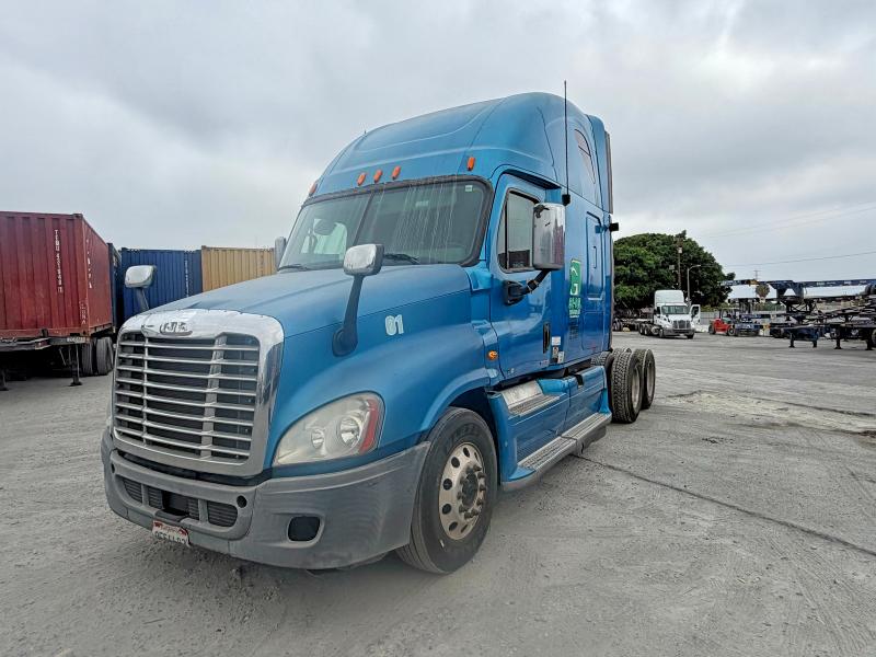 Продажа на аукционе авто 2012 Freightliner Cascadia 125, vin: 1FUJGLDR6CSBE2508, номер лота: 70678956
