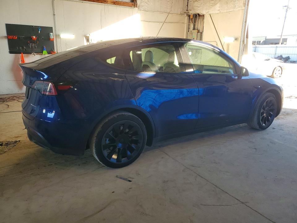 70063916 :رقم المزاد ، 7SAYGAEE9NF486456 vin ، 2022 Tesla Model Y مزاد بيع