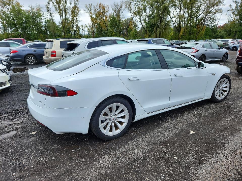 70421886 :رقم المزاد ، 5YJSA1E25GF160912 vin ، 2016 Tesla Model S مزاد بيع