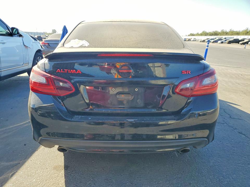 2017 Nissan Altima მანქანა იყიდება აუქციონზე, vin: 1N4AL3AP1HC268225, აუქციონის ნომერი: 71231186