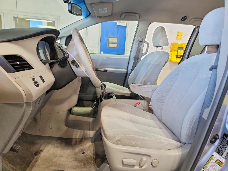 Продаж на аукціоні авто 2011 Toyota Sienna, vin: 5TDKK3DC6BS124105, номер лоту: 69123686