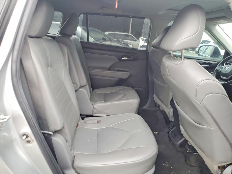 70619326 :رقم المزاد ، 5TDKDRAH2PS522917 vin ، 2023 Toyota Highlander مزاد بيع