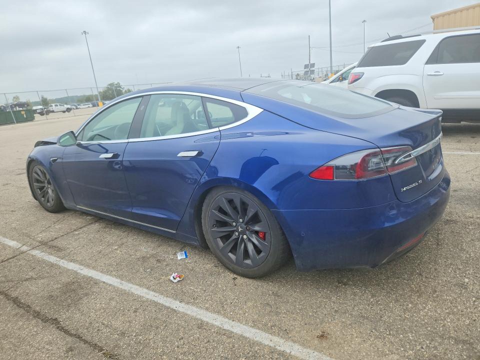 Продажа на аукционе авто 2018 Tesla Model S, vin: 5YJSA1E47JF240558, номер лота: 69358746