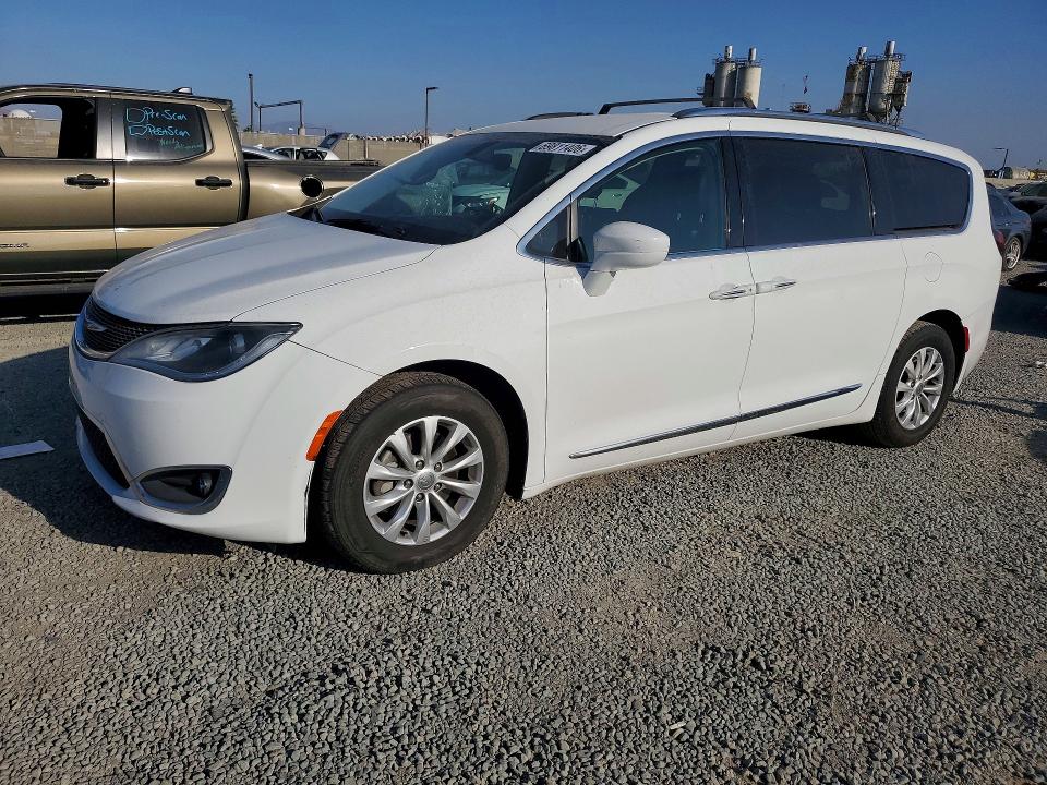 2019 Chrysler Pacifica მანქანა იყიდება აუქციონზე, vin: 2C4RC1BG1KR560889, აუქციონის ნომერი: 69811406