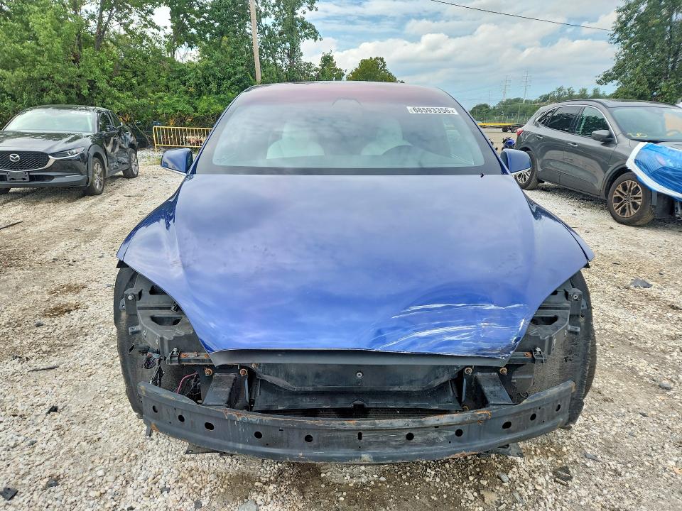 68593356 :رقم المزاد ، 5YJXCBE22JF087091 vin ، 2018 Tesla Model X مزاد بيع