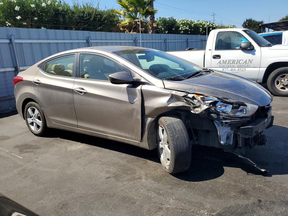 69724546 :رقم المزاد ، 5NPDH4AE7DH399199 vin ، 2013 Hyundai Elantra مزاد بيع