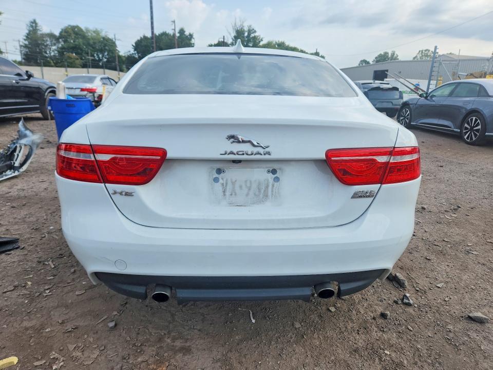 69518286 :رقم المزاد ، SAJAJ4FX8JCP21956 vin ، 2018 Jaguar Xe مزاد بيع