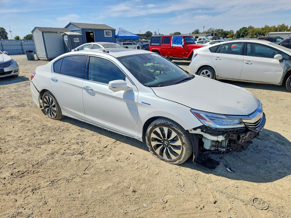 Продаж на аукціоні авто 2017 Honda Accord, vin: JHMCR6F71HC001158, номер лоту: 70310156