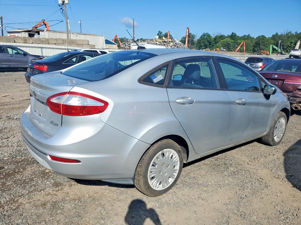 67749706 :رقم المزاد ، 3FADP4AJ3KM128590 vin ، 2019 Ford Fiesta مزاد بيع