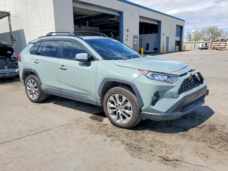 Продажа на аукционе авто 2021 Toyota Rav4, vin: JTMA1RFV5MD076837, номер лота: 68850786