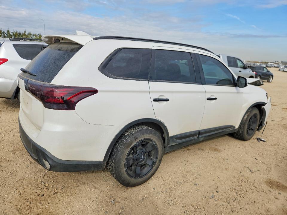 69936866 :رقم المزاد ، JA4JZ4AX5JZ613610 vin ، 2018 Mitsubishi Outlander مزاد بيع