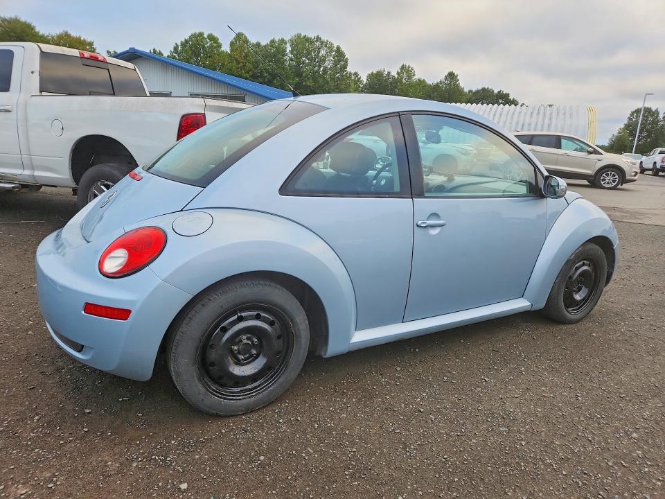 69946816 :رقم المزاد ، 3VWPW3AG6AM010666 vin ، 2010 Volkswagen New Beetle مزاد بيع