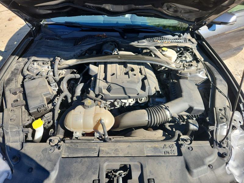 68226406 :رقم المزاد ، 1FATP8UH6J5174057 vin ، 2018 Ford Mustang مزاد بيع