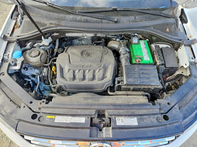 65601546 :رقم المزاد ، 3VV2B7AXXJM052842 vin ، 2018 Volkswagen Tiguan مزاد بيع