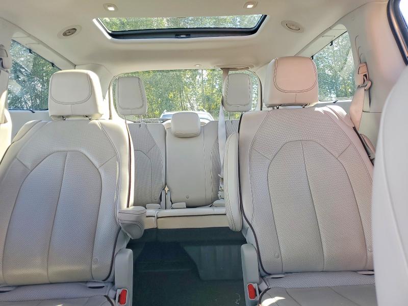 67654426 :رقم المزاد ، 2C4RC1GG1HR588788 vin ، 2017 Chrysler Pacifica مزاد بيع