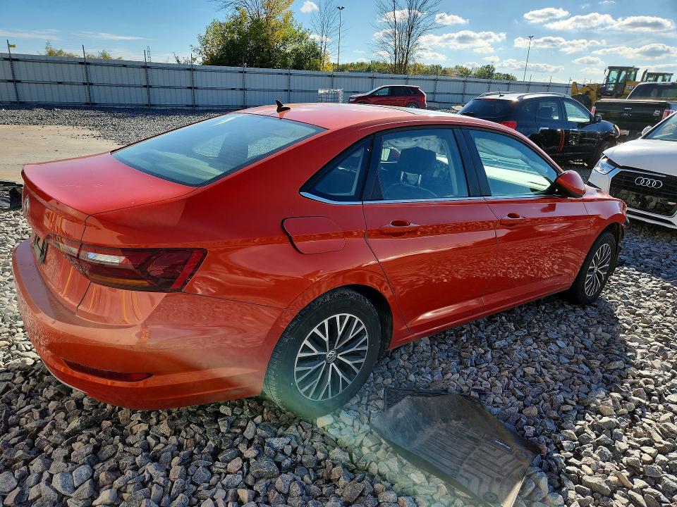 70730726 :رقم المزاد ، 3VWC57BU8KM141841 vin ، 2019 Volkswagen Jetta مزاد بيع