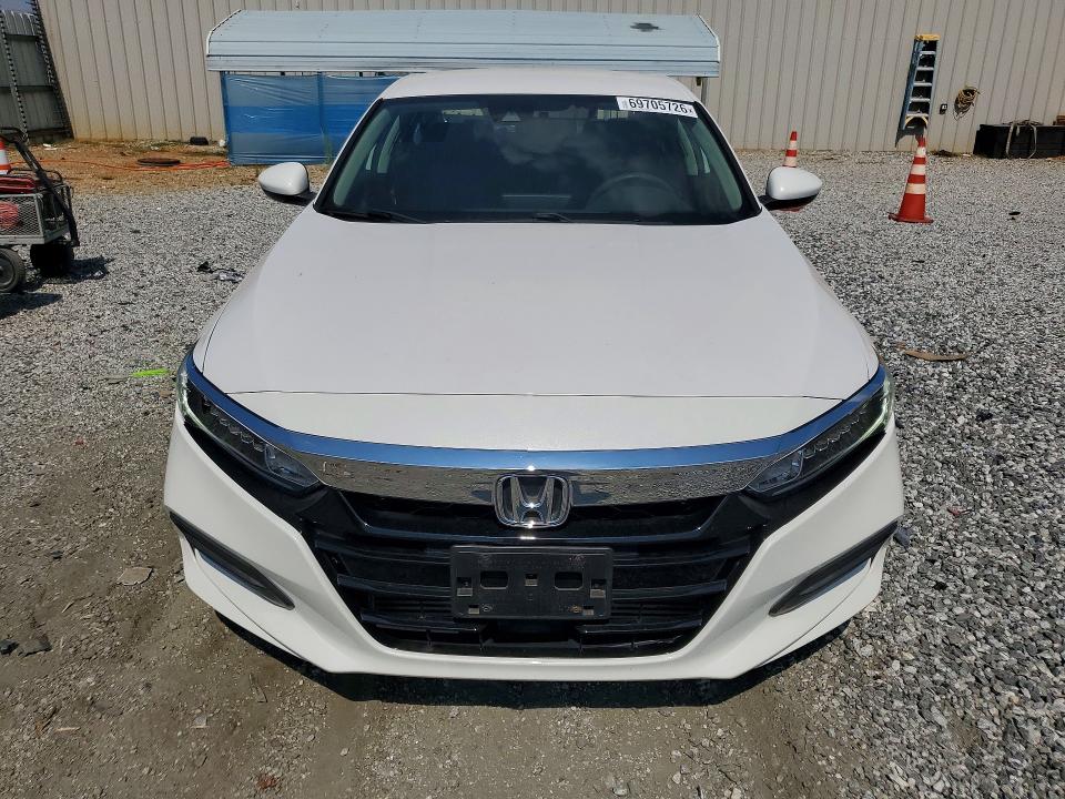 2019 Honda Accord მანქანა იყიდება აუქციონზე, vin: 1HGCV1F19KA167671, აუქციონის ნომერი: 69705726