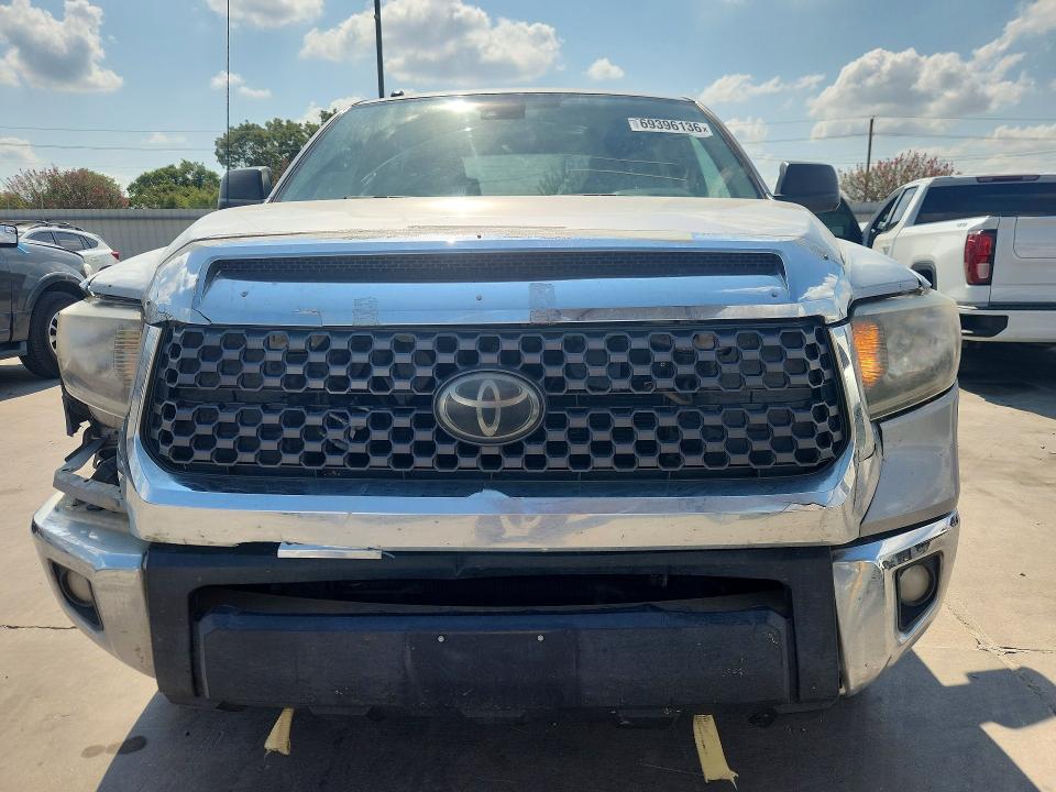 Продажа на аукционе авто 2018 Toyota Tundra, vin: 5TFDM5F12JX075827, номер лота: 69396136