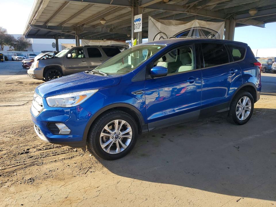 2019 Ford Escape მანქანა იყიდება აუქციონზე, vin: 1FMCU0GD1KUB10573, აუქციონის ნომერი: 70714366