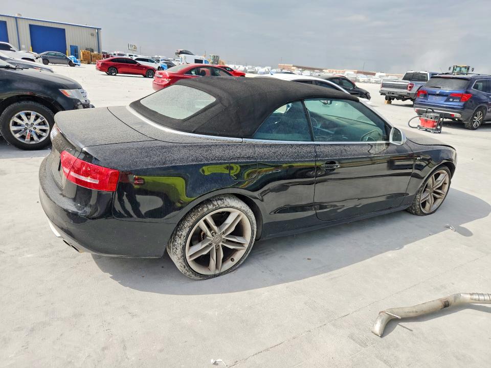 67697946 :رقم المزاد ، WAUVGAFH5BN003385 vin ، 2011 Audi S5 مزاد بيع