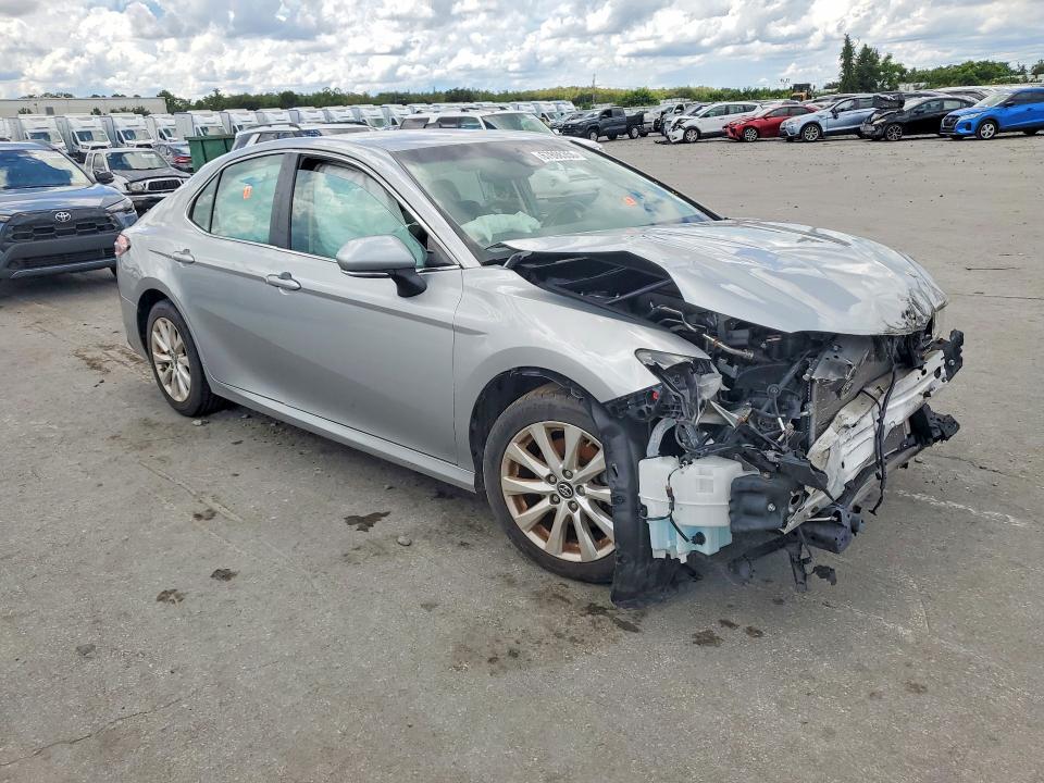 Продажа на аукционе авто 2018 Toyota Camry, vin: 4T1B11HK4JU521052, номер лота: 67898356