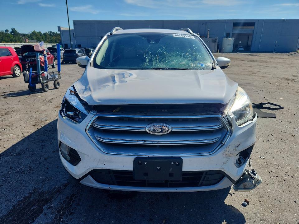 2018 Ford Escape მანქანა იყიდება აუქციონზე, vin: 1FMCU9J99JUB80054, აუქციონის ნომერი: 68260196