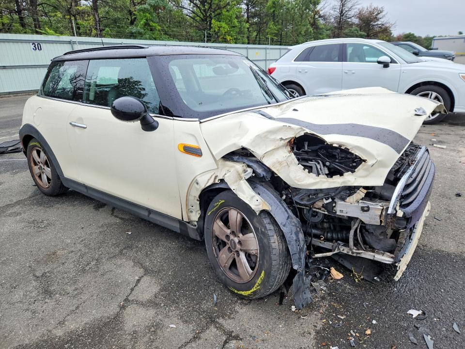 66964636 :رقم المزاد ، WMWXP5C3XH2F61187 vin ، 2017 Mini Cooper مزاد بيع
