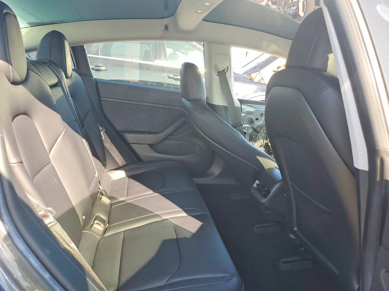 69828656 :رقم المزاد ، 5YJ3E1EA9JF011992 vin ، 2018 Tesla Model 3 مزاد بيع