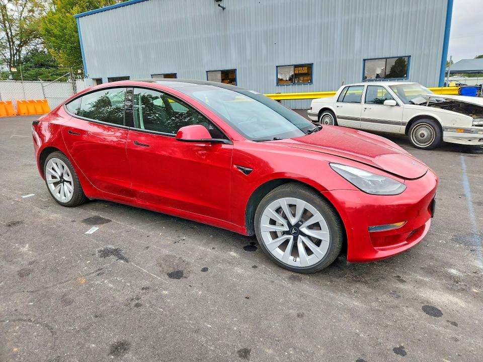 Продажа на аукционе авто 2022 Tesla Model 3, vin: 5YJ3E1EA1NF303822, номер лота: 69921796