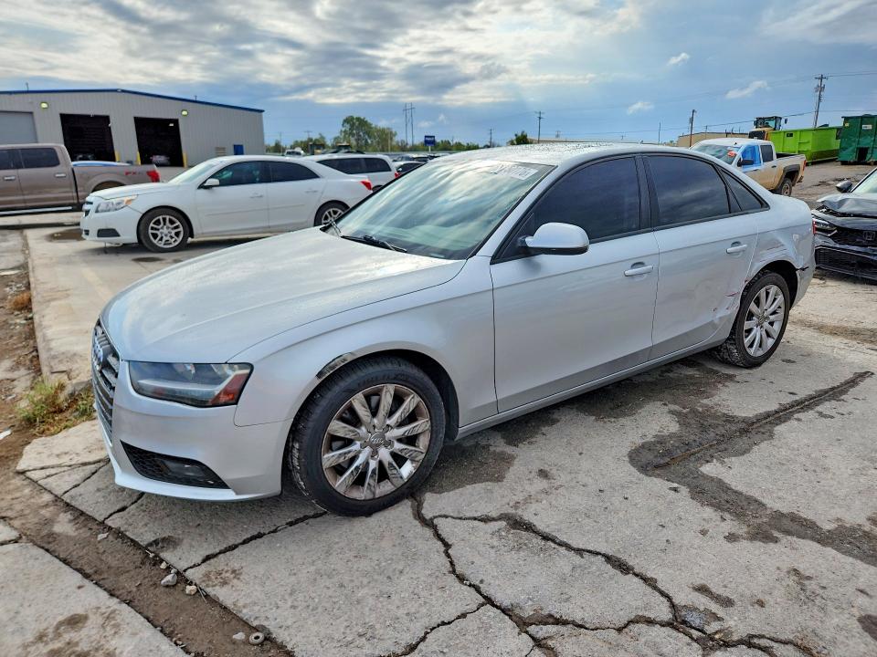 Продажа на аукционе авто 2014 Audi A4, vin: WAUAFAFL2EN043370, номер лота: 69730176