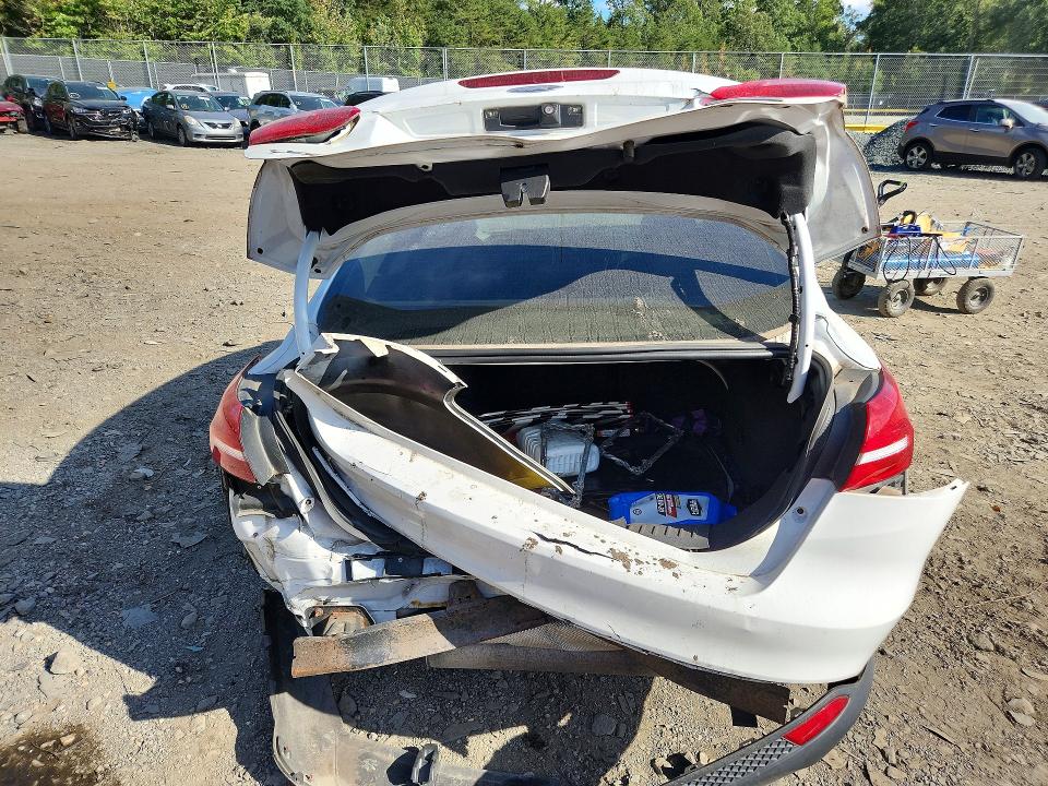 2015 Ford Focus მანქანა იყიდება აუქციონზე, vin: 1FADP3F24FL328901, აუქციონის ნომერი: 70968866