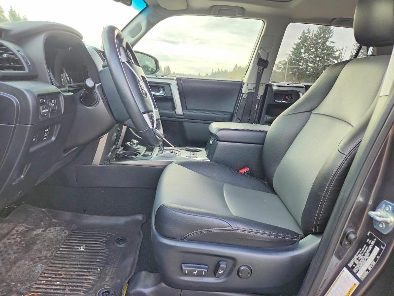 69371136 :رقم المزاد ، JTEBU5JR6J5552500 vin ، 2018 Toyota 4runner مزاد بيع