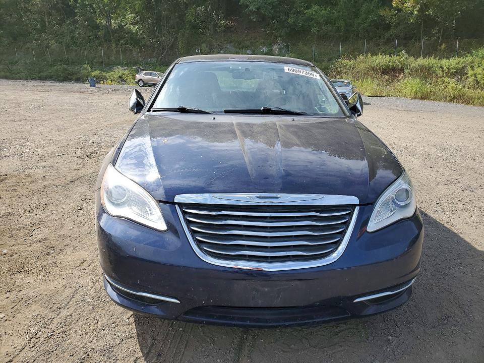 69097396 :رقم المزاد ، 1C3CBCG5EN135921 vin ، 2014 Chrysler 200 مزاد بيع