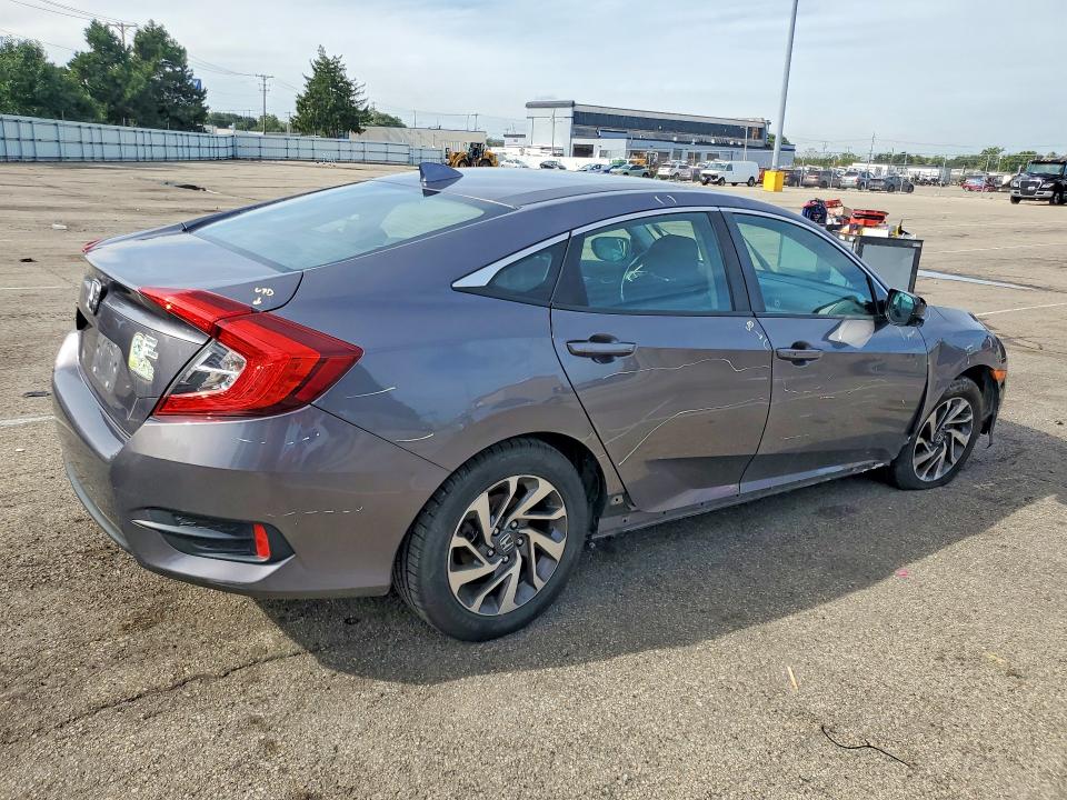 67911606 :رقم المزاد ، 19XFC2F79HE041599 vin ، 2017 Honda Civic مزاد بيع