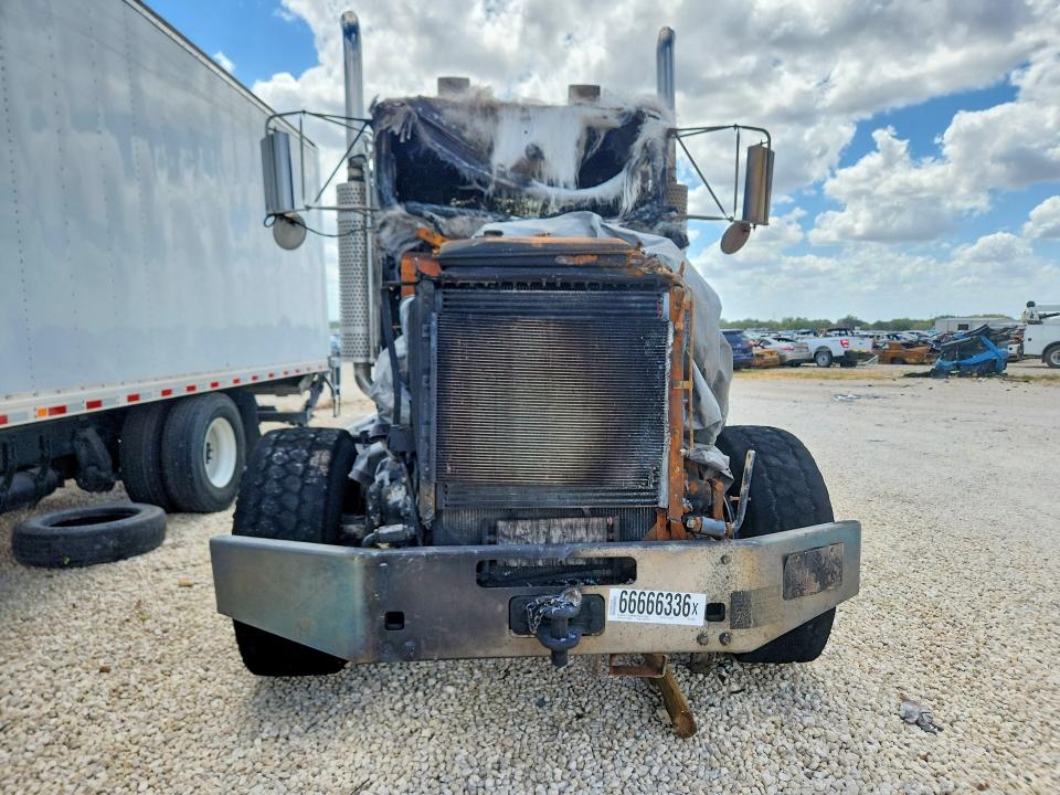 66666336 :رقم المزاد ، 1NKDLB0X76J120073 vin ، 2006 Kenworth Construction مزاد بيع