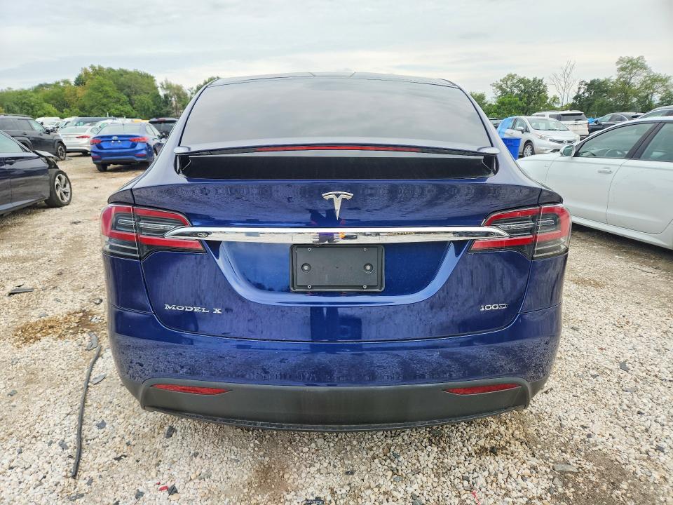 68593356 :رقم المزاد ، 5YJXCBE22JF087091 vin ، 2018 Tesla Model X مزاد بيع