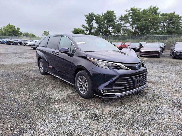Продаж на аукціоні авто 2024 Toyota Sienna, vin: 5TDYRKEC2RS203599, номер лоту: 70293536